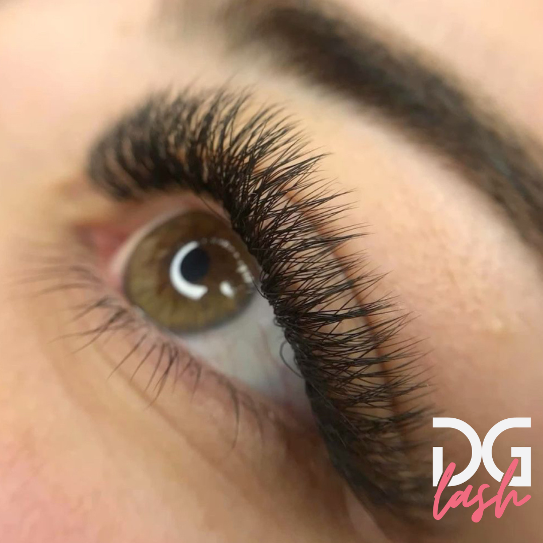 Extensiones de Pestañas W4 Tecnología 4 Puntas DG Lash – Fibra Premium 0.07mm Volumen Avanzado